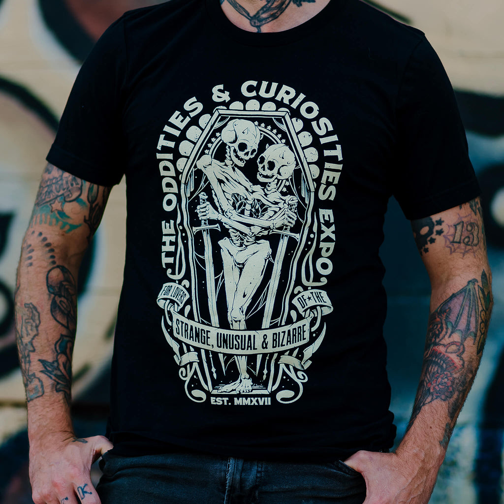 Lovers Graphic T-Shirt – Oddities & Curiosities Expo Official Merch
